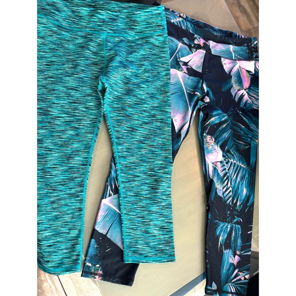 2 PAIR BUNDLE - Fabletics Women’s Activewear Capri Leggings - LIKE NEW
